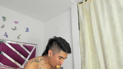 Snapshot of allisonjustingb chatting on 03.03.25 AllisonJustin online show from 03.03.25