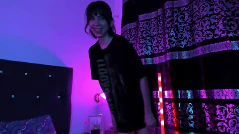 Snapshot of allisson_rose chatting on 03.11.25 Alli online show from 03.11.25