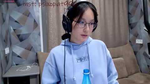 Snapshot of alllinaeve chatting on 09.28.25 Alina online show from 09.28.25