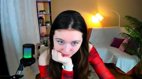 alluringeyess online show from 11.21.25