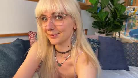Snapshot of allyelliot chatting on 10.14.25 Ally Elliot online show from 10.14.25