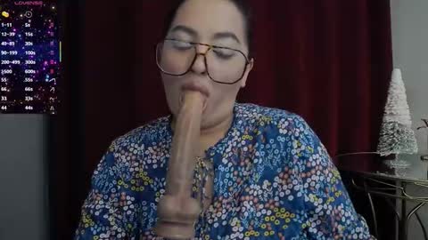 Snapshot of allyiah chatting on 11.29.25 online show from 11.29.25