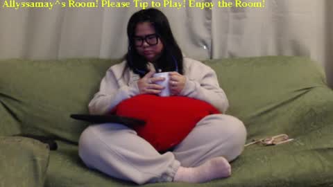 Allyssamay online show from 01.01.25