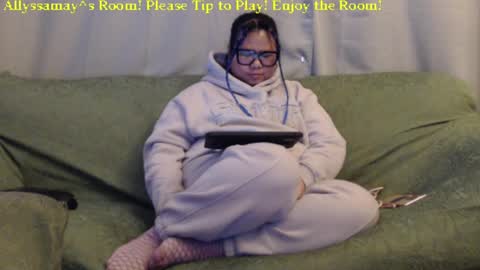 Allyssamay online show from 01.11.25