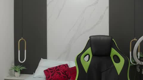 ALMA FENIX  online show from 01.18.25