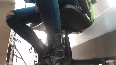 ALMA FENIX  online show from 02.18.25