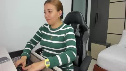 ALMA FENIX  online show from 09.27.25