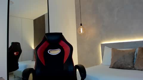 ALMA FENIX  online show from 10.06.25