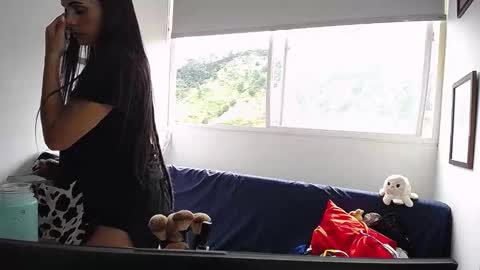 Snapshot of alma_sweet chatting on 11.23.25 Arhantxa online show from 11.23.25