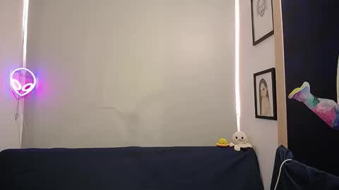 Snapshot of alma_sweet chatting on 11.25.25 Arhantxa online show from 11.25.25