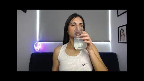 Snapshot of alma_sweet chatting on 12.13.25 Arhantxa online show from 12.13.25