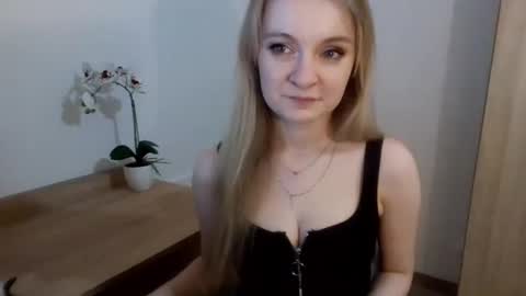Snapshot of almanature chatting on 02.04.25 AlmaNature online show from 02.04.25