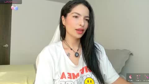 Snapshot of almatease chatting on 07.10.26 Alma online show from 07.10.26