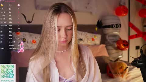 Lia online show from 10.19.25