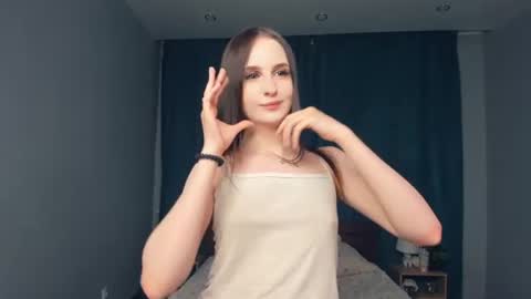 Snapshot of alonareinicke chatting on 06.24.26 Alona online show from 06.24.26