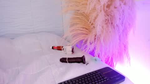 Snapshot of alondrasoomer chatting on 07.14.26 ALONDRA CUTE online show from 07.14.26