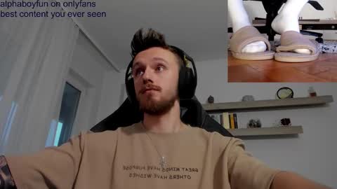 Snapshot of alphaboyfun chatting on 11.29.25 Andi online show from 11.29.25