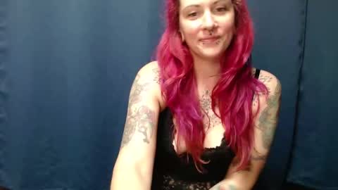 Snapshot of alternative_milf chatting on 05.13.26 Lily online show from 05.13.26