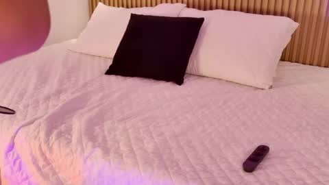 aly_leee online show from 04.14.26