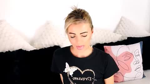 aly online show from 11.21.25