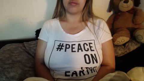 Snapshot of alynfoxx chatting on 01.11.25 Alyn Maria online show from 01.11.25