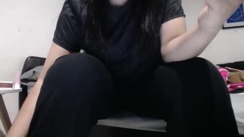 Snapshot of alynfoxx chatting on 11.19.25 Alyn Maria online show from 11.19.25