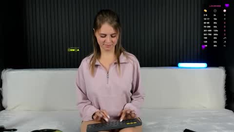 Alena online show from 10.27.25