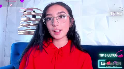 Snapshot of alys_molly chatting on 01.18.25 sopie online show from 01.18.25