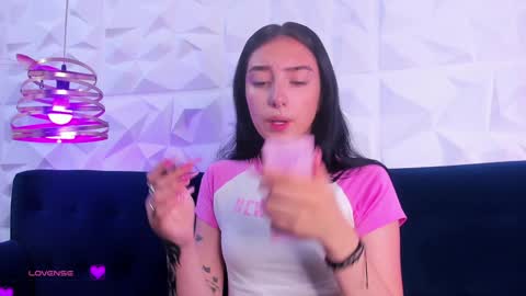 Snapshot of alys_molly chatting on 01.27.25 sopie online show from 01.27.25