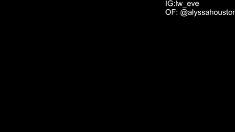 Snapshot of alyssa_houston chatting on 11.11.25 Alyssa Ig lw eve online show from 11.11.25