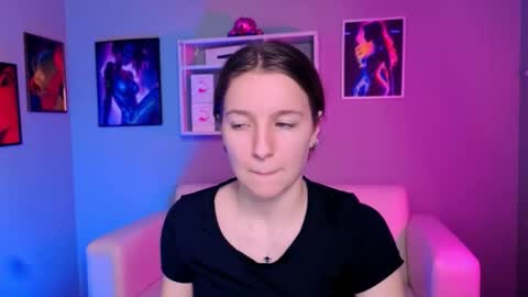 Snapshot of alyssamoan chatting on 11.30.25 alyssamoan online show from 11.30.25