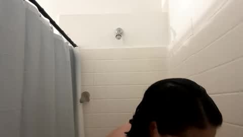 Snapshot of alyssiaamorexo chatting on 10.31.25 Alyssiaamorexo online show from 10.31.25