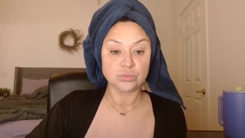 Snapshot of alyssiaamorexo chatting on 11.14.25 Alyssiaamorexo online show from 11.14.25