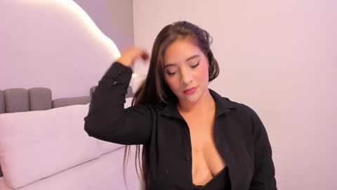 AlyxxJane ----Connected from online show from 10.16.25