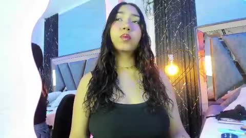 Snapshot of amaia_a chatting on 06.22.26 amaia_a online show from 06.22.26