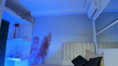 Snapshot of amaia_baez chatting on 12.15.24 AMAIA online show from 12.15.24