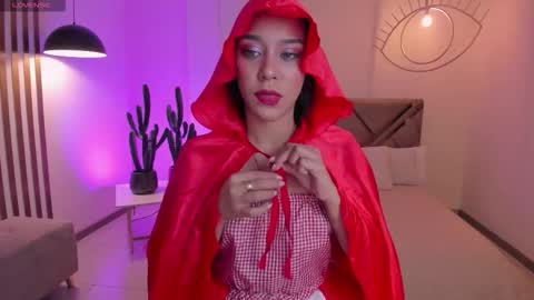 Amalia cruss online show from 10.15.25