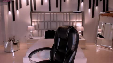 Amalia cruss online show from 02.23.26