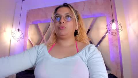 Amalia Im Back See you soon this January 7 at 10 pm Colombia time online show from 01.14.25