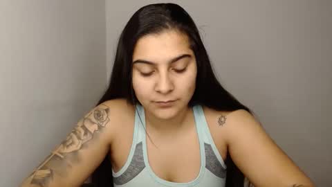 Snapshot of amanda5star chatting on 01.07.25 The queen of the biceps online show from 01.07.25