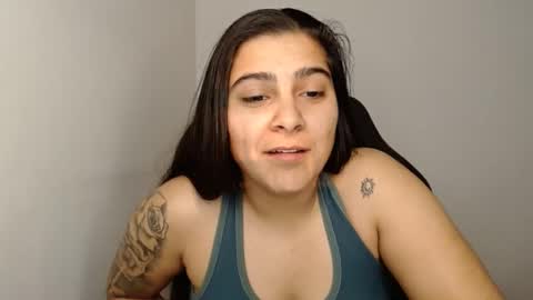 Snapshot of amanda5star chatting on 01.31.25 The queen of the biceps online show from 01.31.25