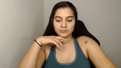 Snapshot of amanda5star chatting on 01.31.25 The queen of the biceps online show from 01.31.25