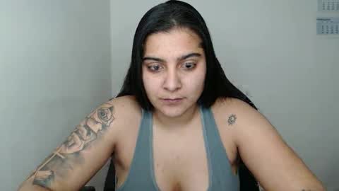 Snapshot of amanda5star chatting on 03.10.25 The queen of the biceps online show from 03.10.25