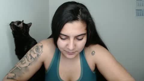 Snapshot of amanda5star chatting on 03.12.25 The queen of the biceps online show from 03.12.25