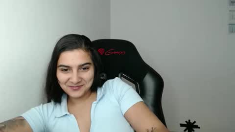 The queen of the biceps  online show from 01.09.26