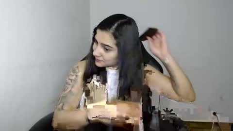 The queen of the biceps  online show from 04.06.26