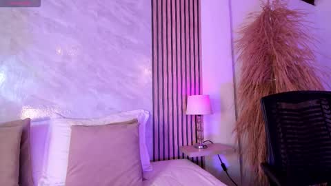 Snapshot of amanda_26 chatting on 10.30.25 Luisa online show from 10.30.25