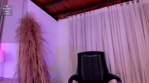 Snapshot of amanda_26 chatting on 11.13.25 Luisa online show from 11.13.25