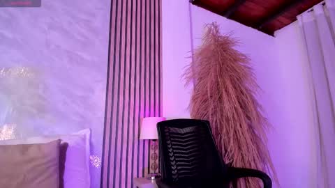 Snapshot of amanda_26 chatting on 11.29.25 Luisa online show from 11.29.25