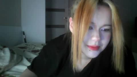 Snapshot of amanda_mia chatting on 06.25.26 amanda_mia online show from 06.25.26